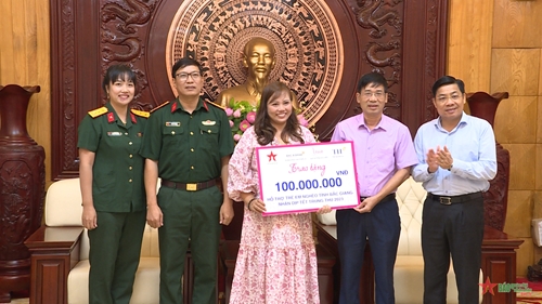 Báo Quân đội nhân dân cùng Ngân hàng TMCP Bắc Á trao quà và nhà tình nghĩa tại Bắc Giang